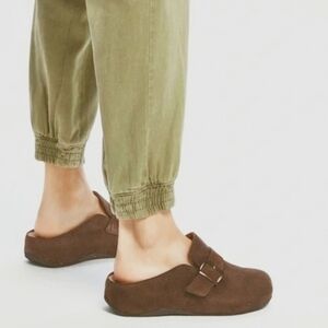Fitflop Shuv Nubuck Chocolate Brown Buckle Strap Slip-On Clogs